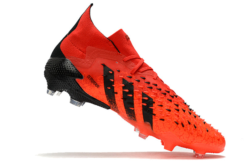 CHUTEIRA ADIDAS PREDATOR FREAK CAMPO