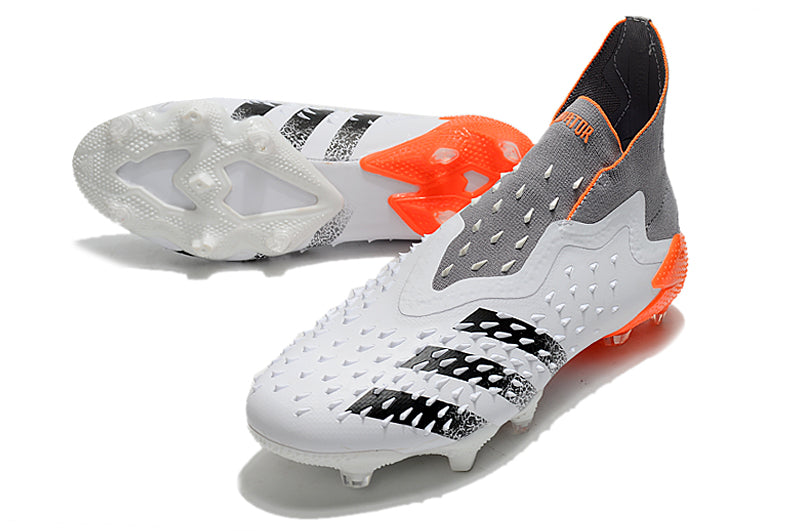 CHUTEIRA ADIDAS PREDATOR FREAK CAMPO