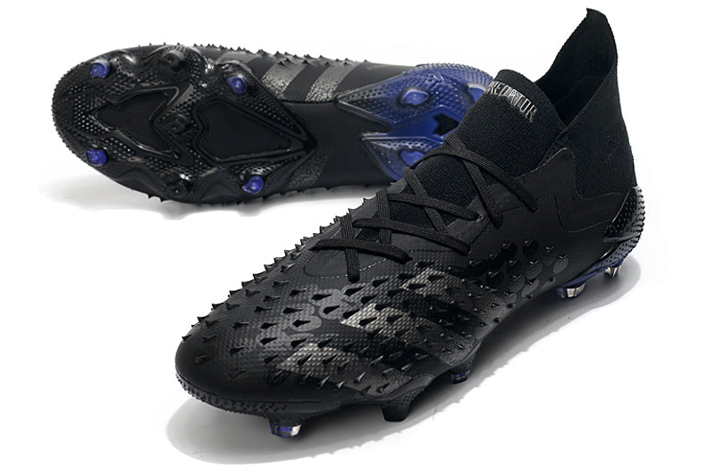 CHUTEIRA ADIDAS PREDATOR FREAK CAMPO