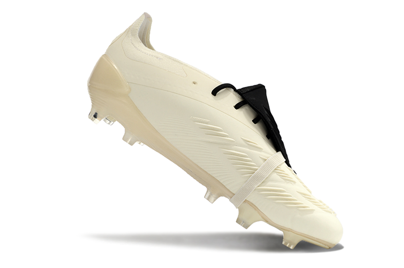 CHUTEIRA ADIDAS PREDATOR 30 CAMPO