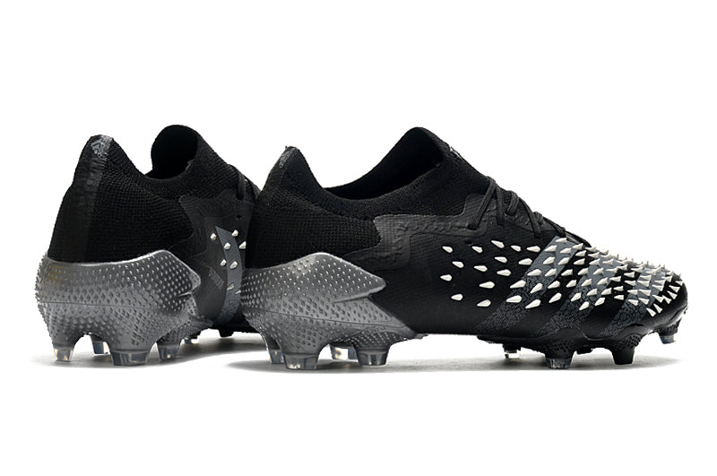 CHUTEIRA ADIDAS PREDATOR FREAK CAMPO