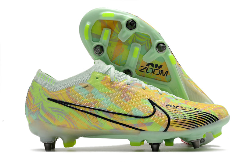 CHUTEIRA NIKE MERCURIAL VAPOR 15 TRAVA MISTA (removível)