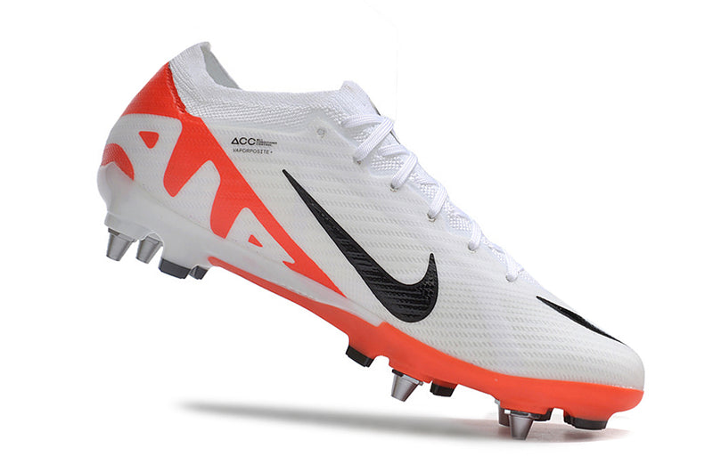 CHUTEIRA NIKE MERCURIAL VAPOR 15 TRAVA MISTA (removível)