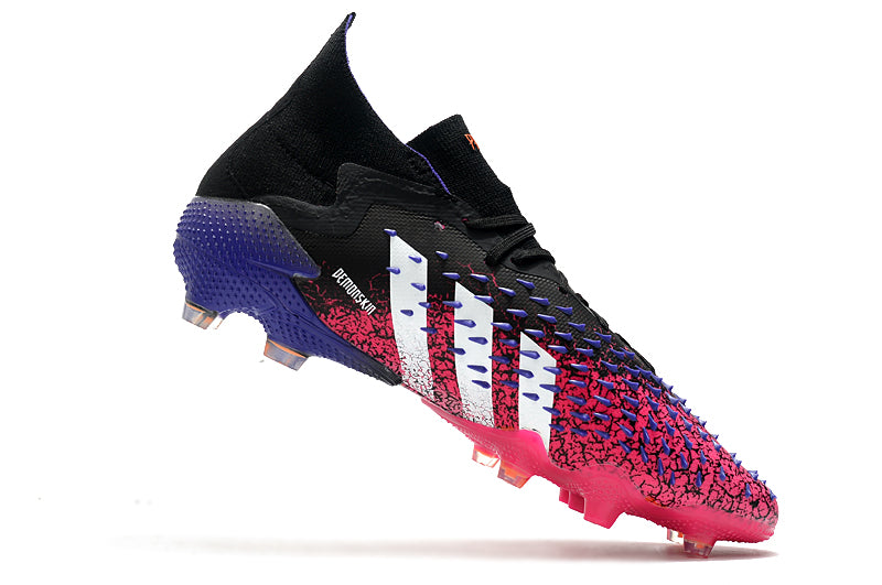 CHUTEIRA ADIDAS PREDATOR FREAK CAMPO