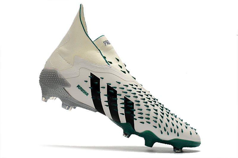 CHUTEIRA ADIDAS PREDATOR FREAK CAMPO