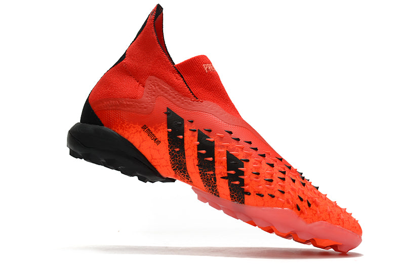 CHUTEIRA ADIDAS PREDATOR FREAK SOCIETY