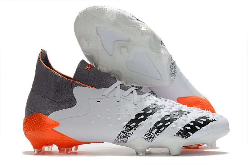 CHUTEIRA ADIDAS PREDATOR FREAK CAMPO