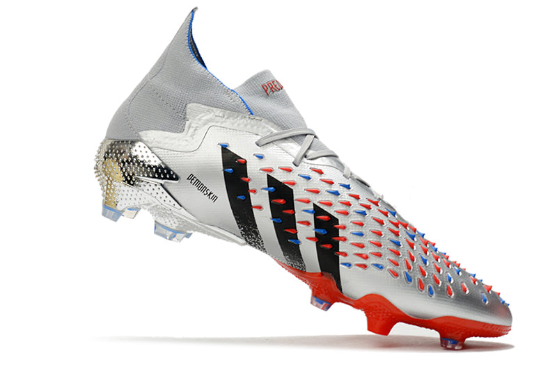 CHUTEIRA ADIDAS PREDATOR FREAK CAMPO