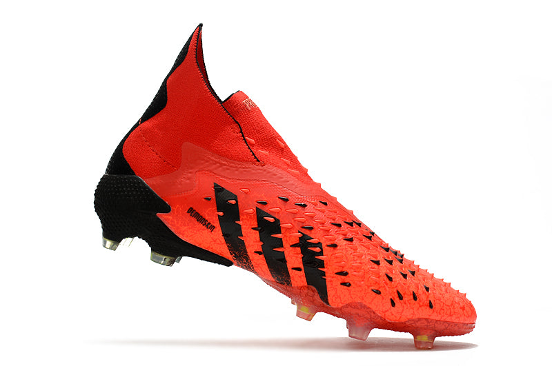 CHUTEIRA ADIDAS PREDATOR FREAK CAMPO