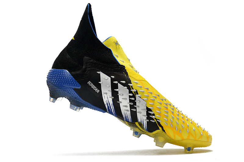 CHUTEIRA ADIDAS PREDATOR FREAK CAMPO