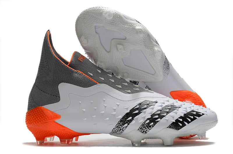 CHUTEIRA ADIDAS PREDATOR FREAK CAMPO