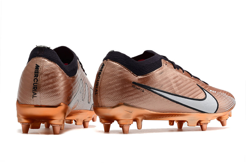 CHUTEIRA NIKE MERCURIAL VAPOR 15 TRAVA MISTA (removível)