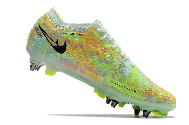 CHUTEIRA NIKE MERCURIAL VAPOR 15 TRAVA MISTA (removível)