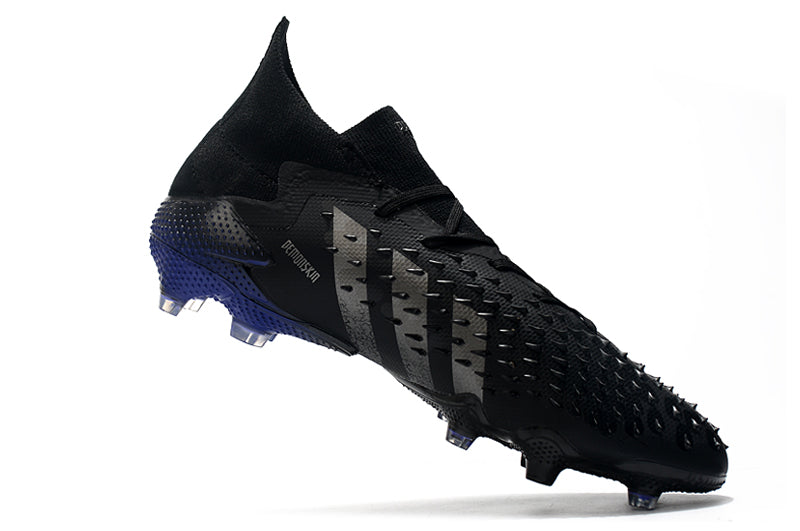 CHUTEIRA ADIDAS PREDATOR FREAK CAMPO