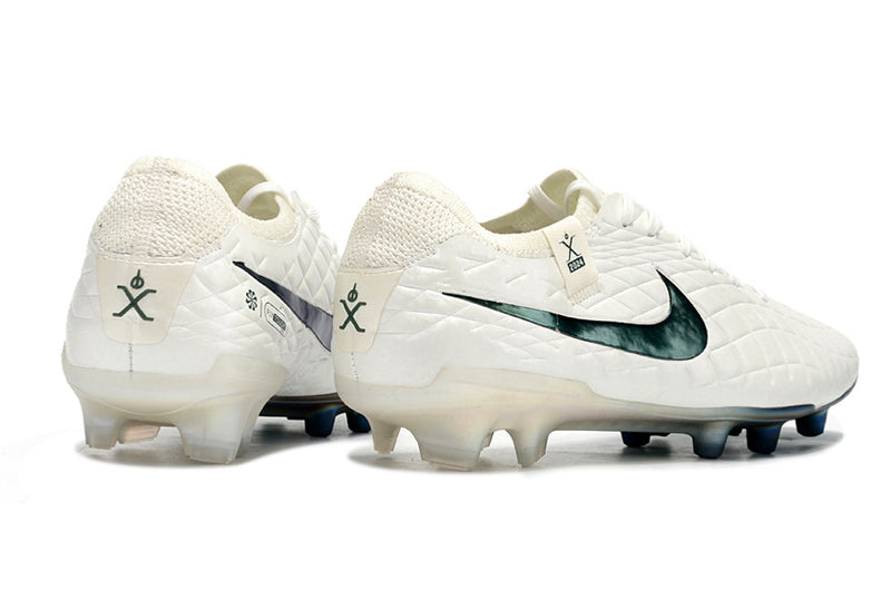 CHUTEIRA NIKE TIEMPO LEGEND 10 ELITE CAMPO