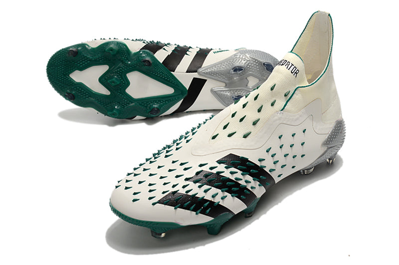 CHUTEIRA ADIDAS PREDATOR FREAK CAMPO